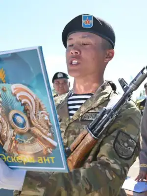 Новые морские пехотинцы принесли присягу  