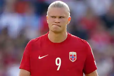 Холанд не забил сборной Казахстана