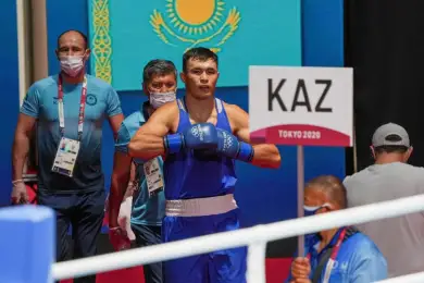Проклятье знаменосца: Кункабаев проиграл бой за выход в финал из-за травмы 