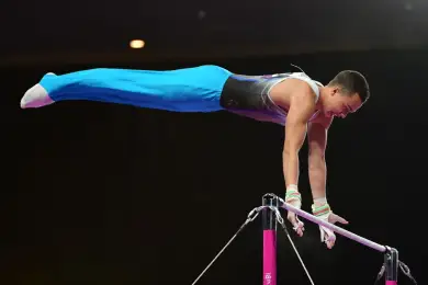 Казахстанские гимнасты Карими и Курбанов завоевали медали на Универсиаде-2023 