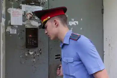 В Нур-Султане полиция снова пошла по квартирам