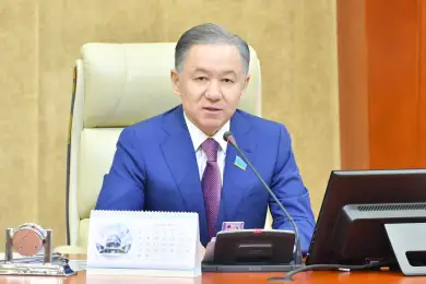 Нурлан Нигматулин поздравил медицинских работников Казахстана 