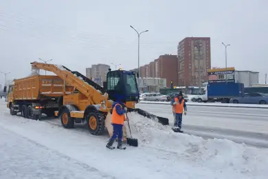 Столица откапывается: свыше 2000 рабочих убирают снег в Нур-Султане 
