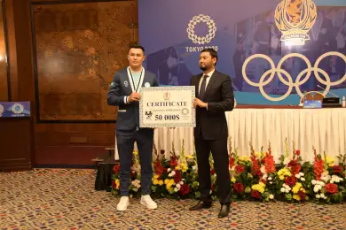 В Казахстанской федерации бокса наградили олимпийцев, вернувшихся из Токио 
