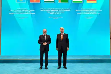 Во Дворец Независимости прибыли канцлер ФРГ, президенты Узбекистана, Кыргызстана, Таджикистана и Туркменистана