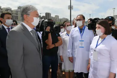 «Для выплат медикам выделят дополнительно 71,5 млрд тенге» - Президент Казахстана 