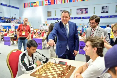 Ногаев сделал ход на открытии World Schools Team Championship в Актау 