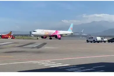 «Loong Airlines» запустила рейс из Алматы в столицу Азиатских игр 