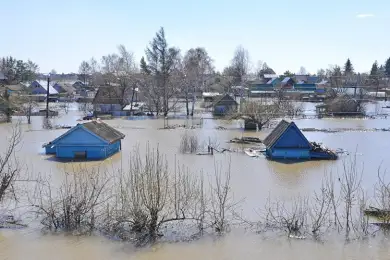 Паводки в Казахстане: будут ли строить дома на том же месте, где их затопило 