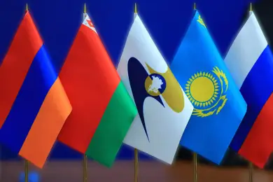 Казахстан продолжит зачислять импортные таможенные пошлины в долларах 