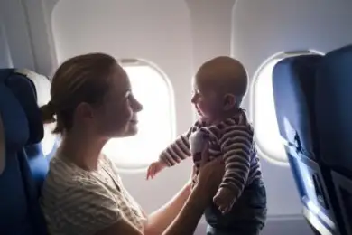 Казахстанцам могут разрешить бесплатную перевозку детей в самолётах 