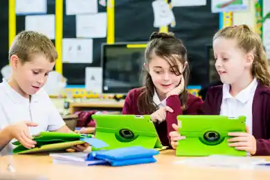 Какой гаджет подойдет для онлайн-обучения школьникам