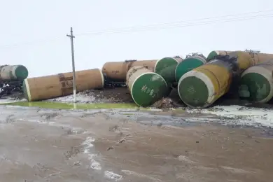 В Актюбинской области 22 грузовые цистерны сошли с рельс - фото 