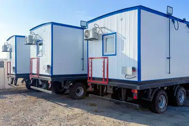 «КазМунайГаз» показал вагончики для работников на месторождениях 