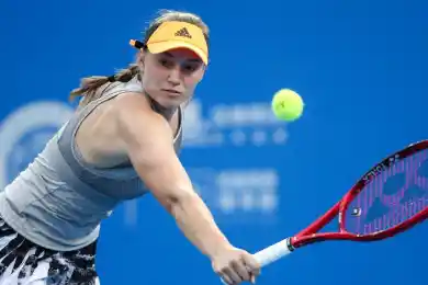 Елена Рыбакина снялась с турнира в Сиднее