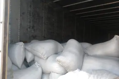 В Усть-Каменогорске работники украли у своей фирмы 80 мешков птичьего корма - фото 