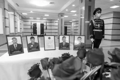 Погибших летчиков похоронили с почестями под Алматы 