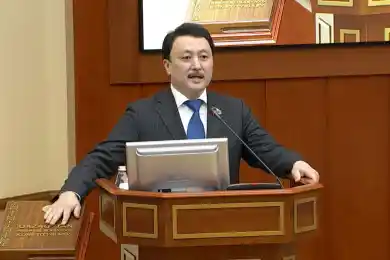 Депутат-новичок присягнул в Мажилисе