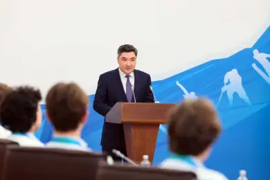 «За вами – будущее»: Премьер-министр Бектенов поддержал призеров юношеской Олимпиады 
