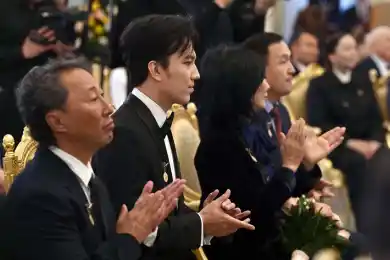 Димаш Кудайберген пришел в Акорду в смокинге и новой причёске