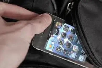 В Нур-Султане парень украл у девушки смартфон на первом свидании 