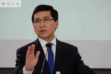 Министр просвещения Казахстана потратил 35 тысяч тенге на форму для сына - видео 