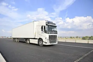 Большегрузы, алға: в восьми областях РК отменили запрет на движение грузовиков 