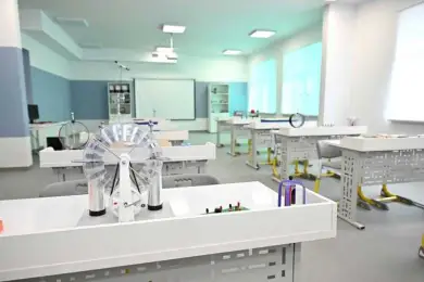 В Астане, Алматы и четырех областях не приобрели предметные кабинеты для школ 