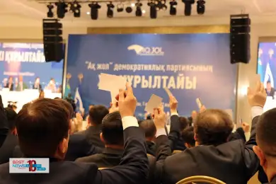 "Ак жол" включил в партийный список Кайрата Боранбаева 