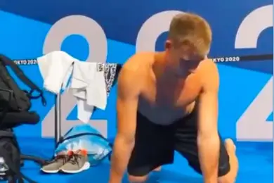 Баландин показал разминку в олимпийском бассейне Токио - видео 