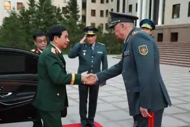 Министры обороны Казахстана и Вьетнама обсудили вопросы сотрудничества