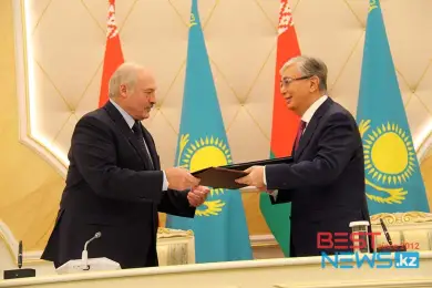 Какие документы были подписаны по итогам переговоров Президентов Казахстана и Беларуси 