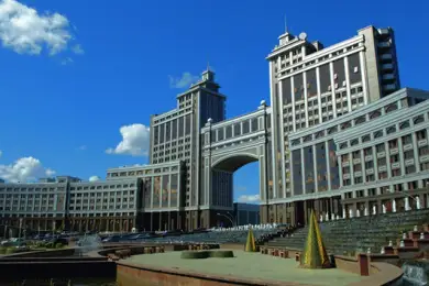 Здание «КазМунайГаза» сняли с торгов из-за «появившихся вопросов к оценщику» 