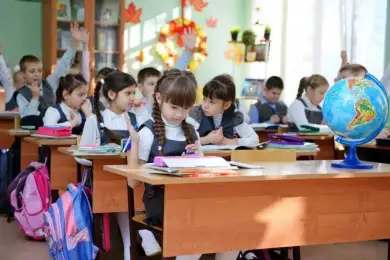 Школьники Казахстана вернутся за парты с 1 сентября 