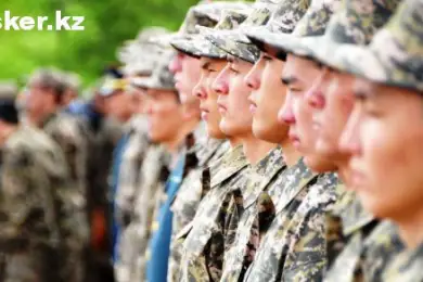Министр обороны Казахстана ответил на предложение принародно о отправлять в армию сыновей министров 