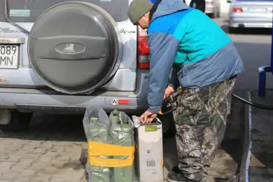 Минэнерго Казахстана может продлить запрет на вывоз бензина и дизтоплива – Акчулаков 