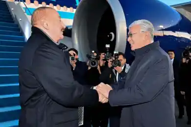 Глава государства проводил Президента Азербайджана в аэропорту