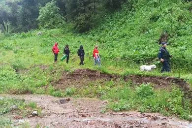 Спасатели помогли заблудившимся гражданам России в горах под Алматы 