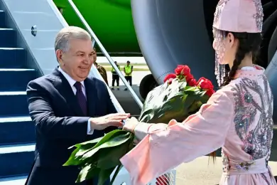Президент Узбекистана Шавкат Мирзиёев прибыл в Казахстан 