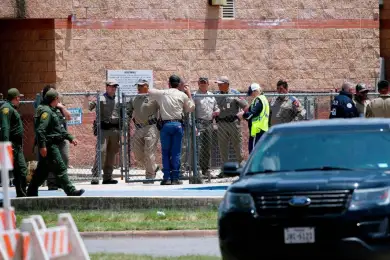 В Техасе старшеклассник застрелил 19 учеников: Токаев соболезновал Байдену 