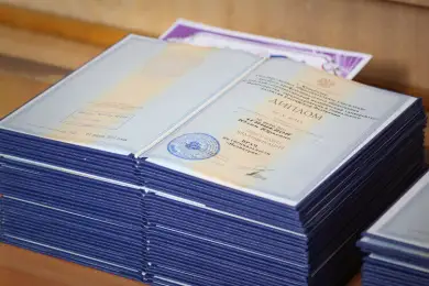 В Казахстане приготовили ловушку для продавцов поддельных вузовских дипломов 