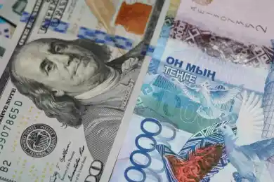 Доллар открыл торги на отметке 388,87 тенге