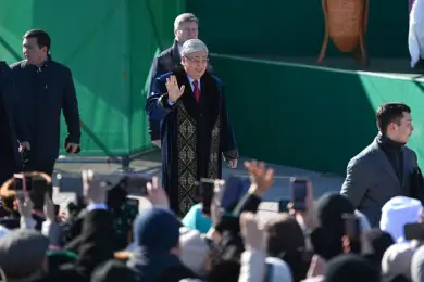 Президент Казахстана надел шапан на празднование Наурыз мейрамы 