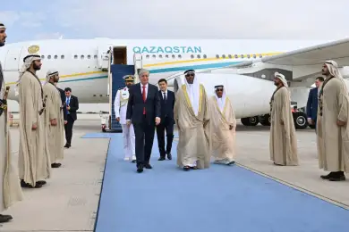 Президент Казахстана прибыл с визитом в ОАЭ - видео 