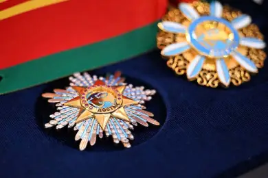 Президент Казахстана наградил То Лама орденом «Достық» I степени 