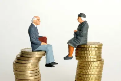 Мажилис одобрил законопроект, разрешающий казахстанцам досрочно снимать пенсионные накопления 
