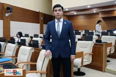 Мажилисмен Ахметов ответил казахстанцам, требовавшим его отправку в армию - видео 