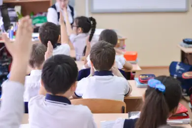 UNISEF рекомендовал Казахстану открыть все школы 