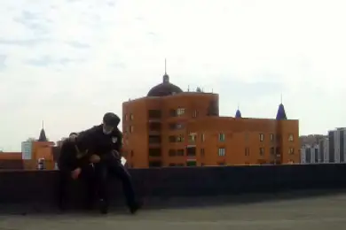 «Поссорился с любимой»: полицейские Нур-Султана не допустили суицид мужчины - видео 