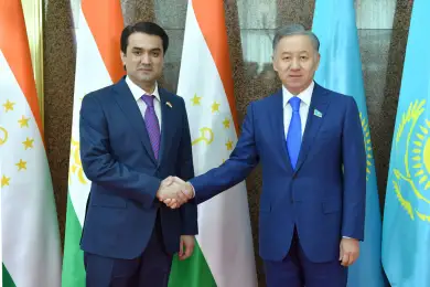 Нигматулин встретился со старшим сыном Президента Таджикистана 